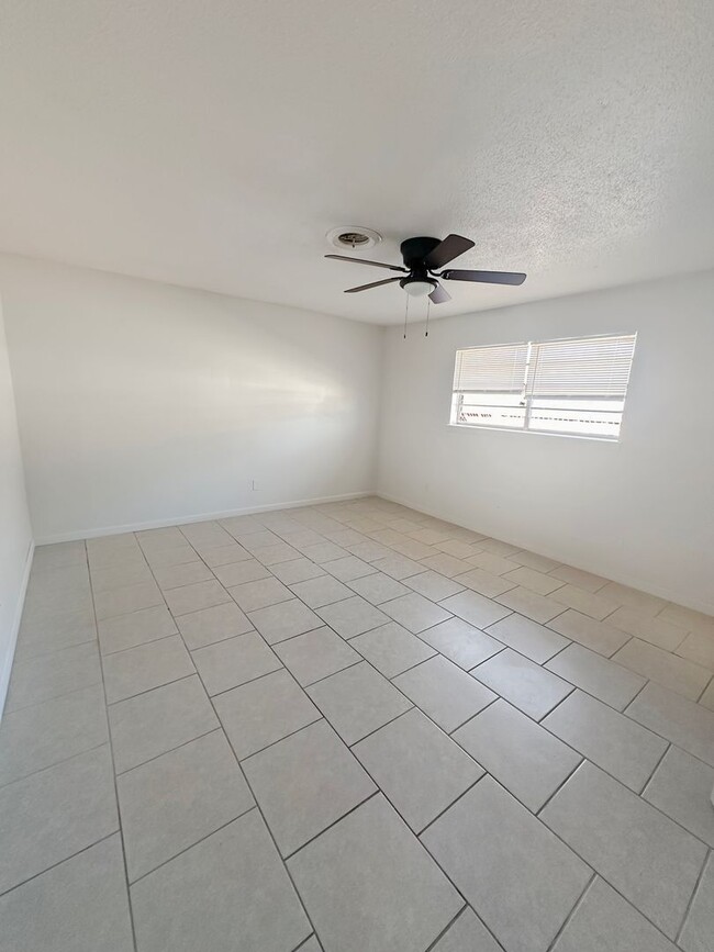 Photo - 612 E Sunset Dr