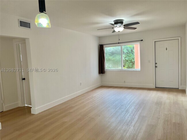 Photo - 3401 SW 11th St Unit 3 (aka 1B)