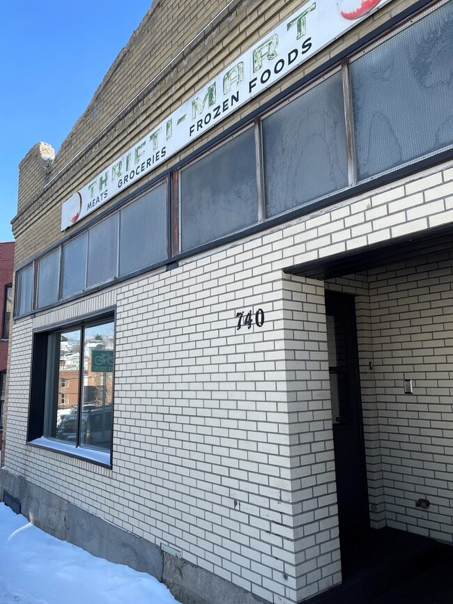 Photo - 740 W Granite St Apartment Unit 740