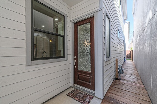 Photo - 5840 Darling St