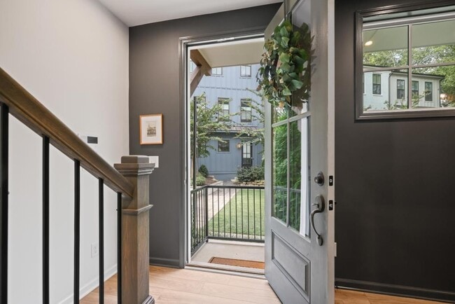 Photo - 121 Chestnut Cir