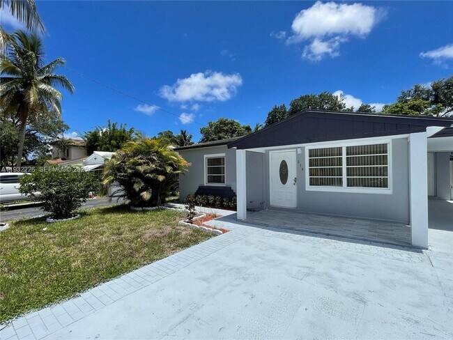 Photo - 310 SW 10th St