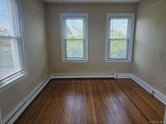 Photo - 556 Broadway Unit #4