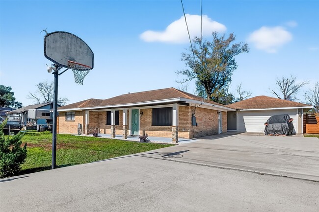 Photo - 16415 1st St