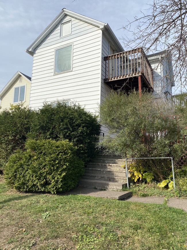 Photo - 325 E 8th St Unit 2