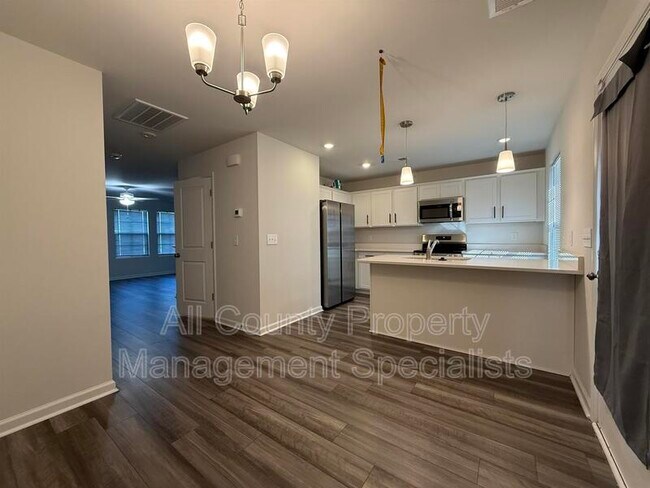 Photo - 451 Dinkins Dr