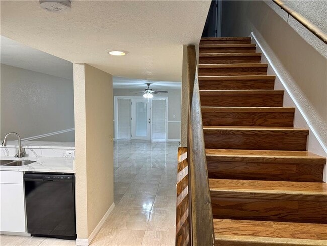 Building Photo - 14922 Par Club Cir