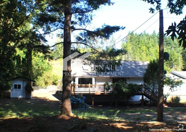 Building Photo - Newly Remodeled 3 bedroom home with Oversi...