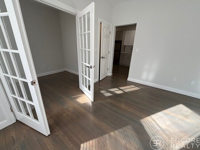 Photo - 19 Peterborough St Unit 1