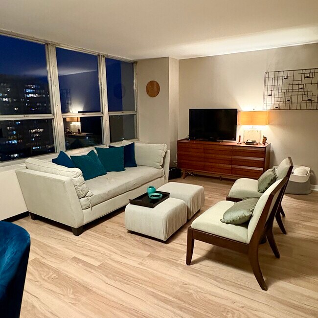 Photo - 655 W Irving Park Rd Condo Unit 1308