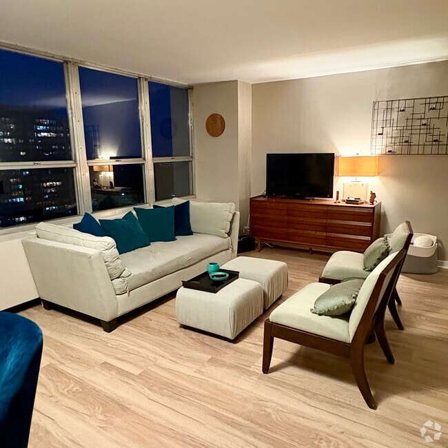 Building Photo - 655 W Irving Park Rd Unit 1308 Rental