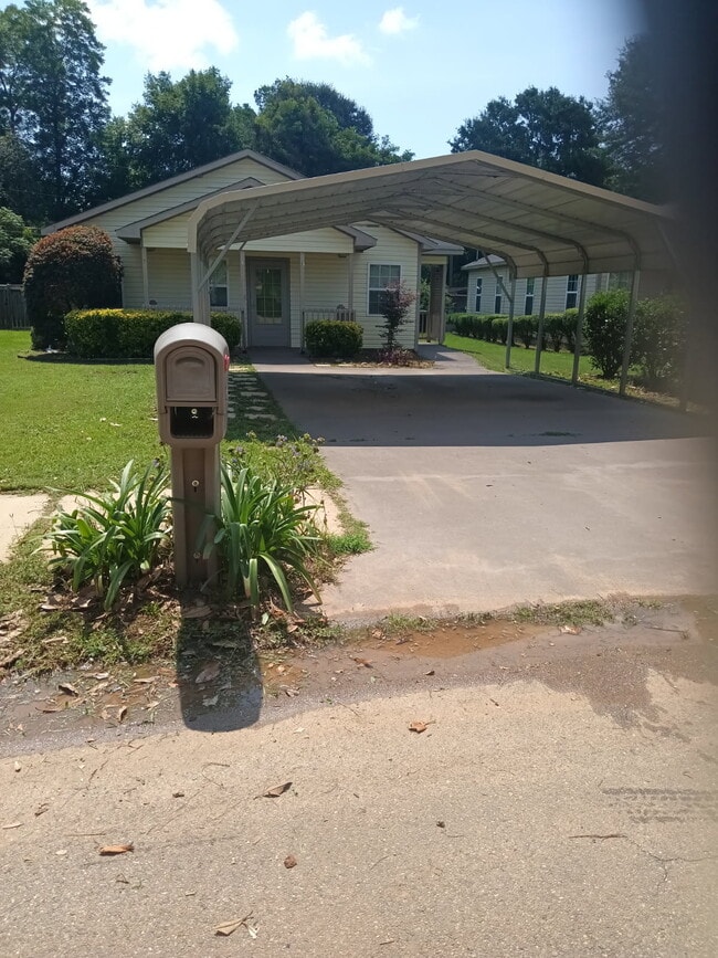Front - 206 Orchard Way