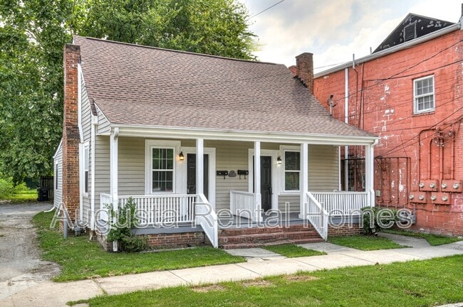 Photo - 262 Walker St