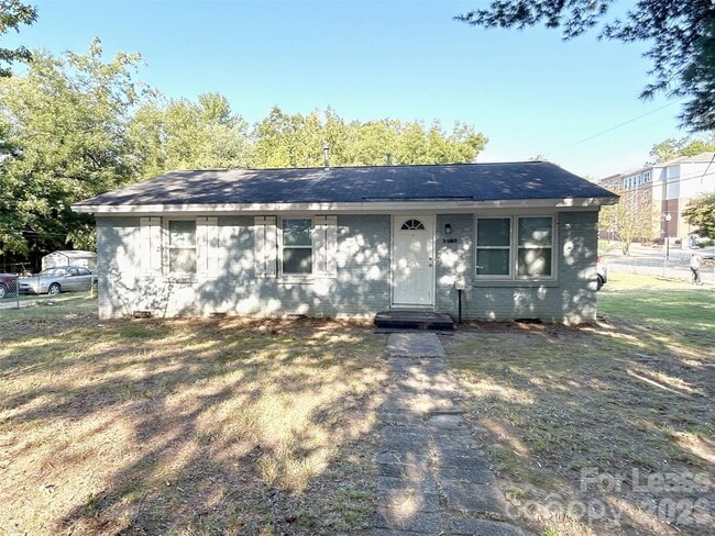Photo - 3000 Rodman St