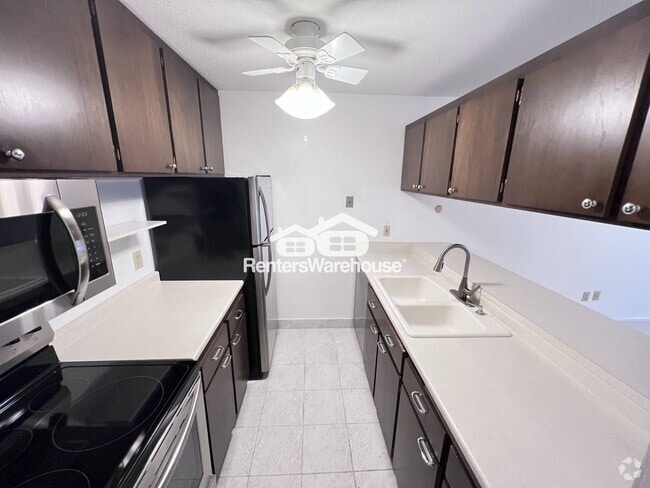 Building Photo - 2800 Hamline Ave N Rental