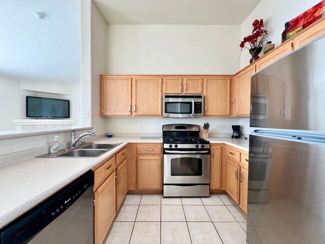 Photo - CHARMING FURNISHED OR UNFURNISHED  2BD/2BA CONDO IN HENDERSON! W/ COMMUNITY POOL