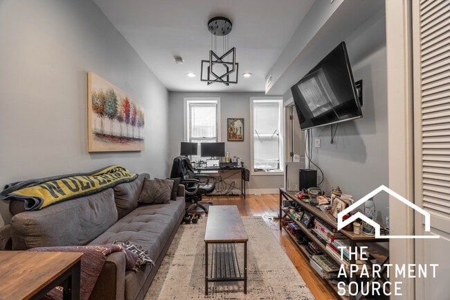 Building Photo - 1622 W Beach Ave Unit bf