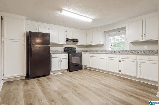 Photo - 2112 Headrick Rd