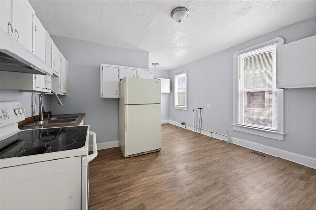 Photo - 1135 S Richland St