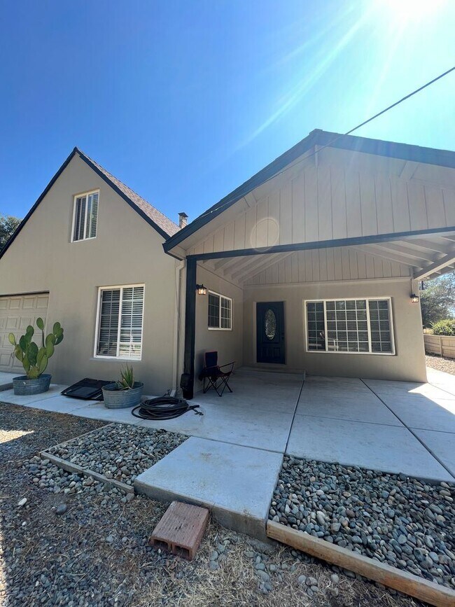 3 br, 2 bath House - 4339 FRUITVALE ROAD - 3 br, 2 bath House - 4339 FRUITVALE ROAD