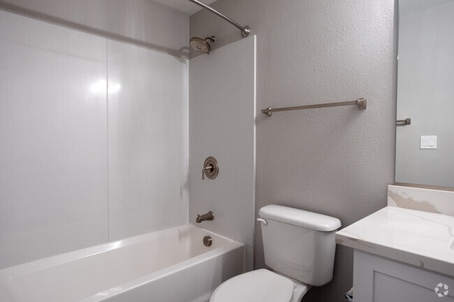 2BR, 2BA - 820 SF