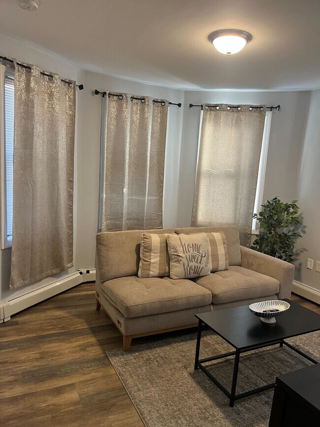 Photo - 378 Admiral St Unit ID1373633P