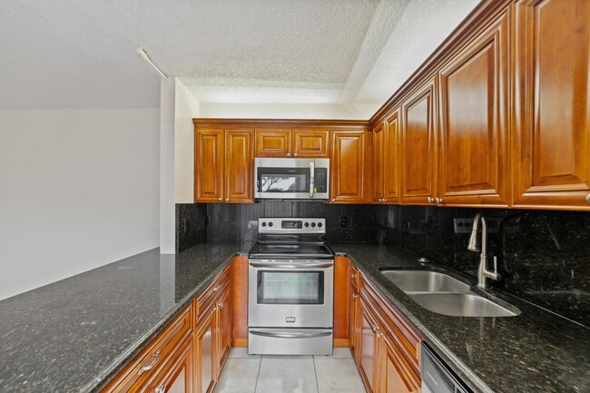 Photo - 119 Lake Arbor Dr Townhome