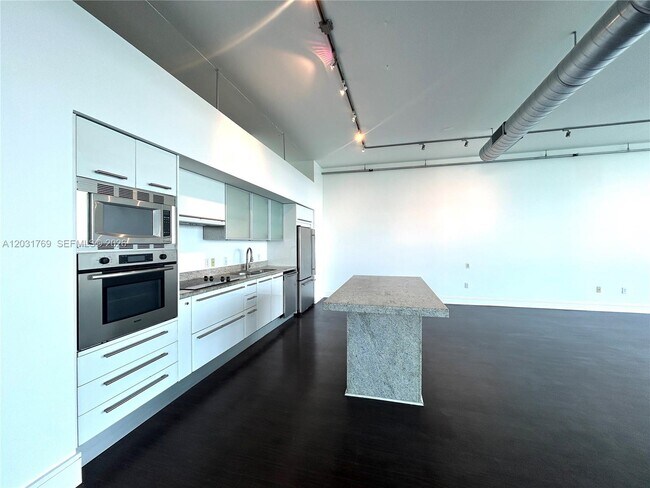 Photo - 7934 West Dr Unidad 7