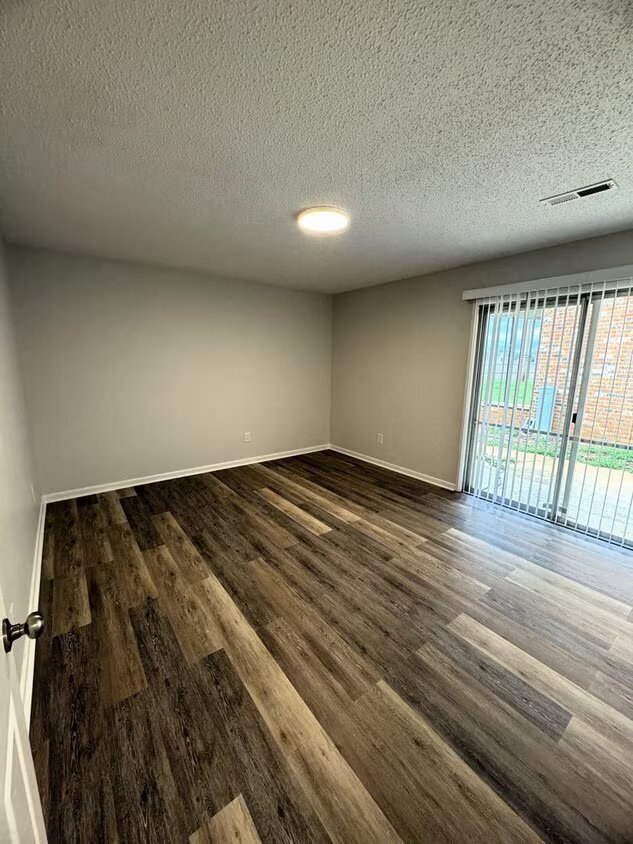 208 Cloverleaf Dr Unit 3A
