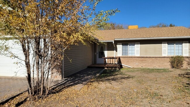 Photo - Charming 3 Bedroom, 2 Bath Home in Orchard...