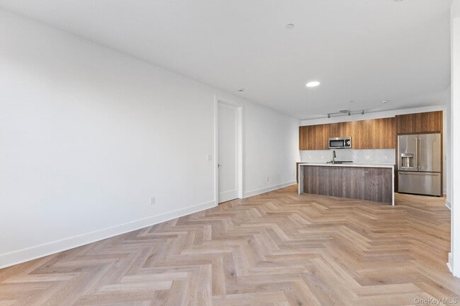 Photo - 100 E Putnam Ave Unit 203