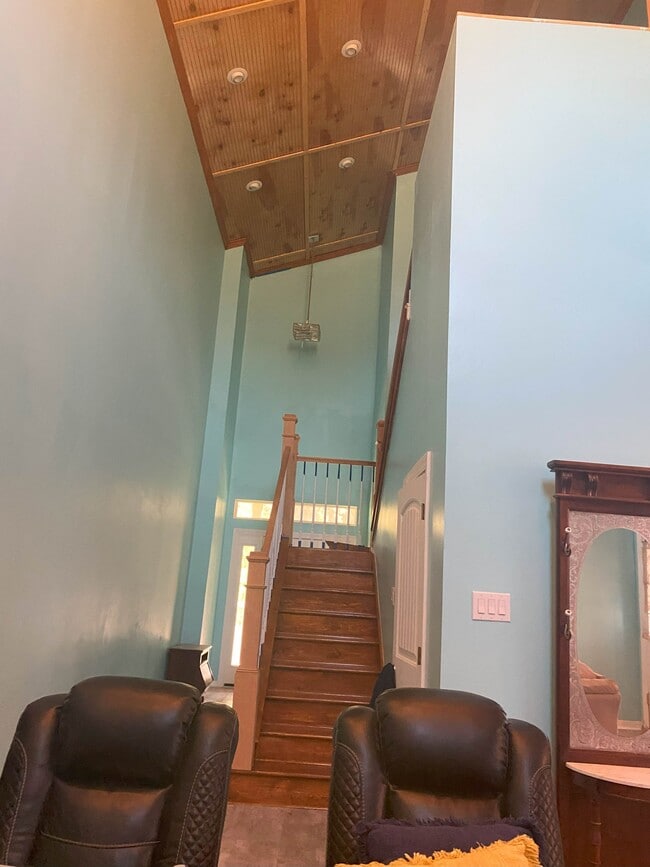 Photo - 643 Leigh St