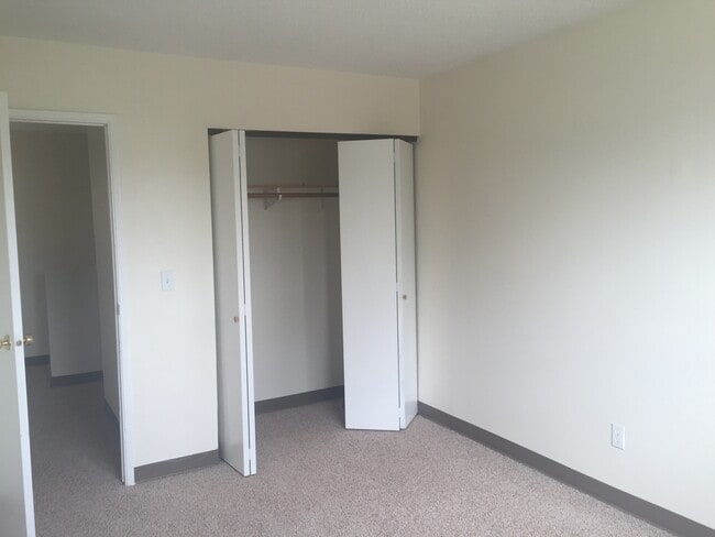 Photo - 8905-8102 102 Ave