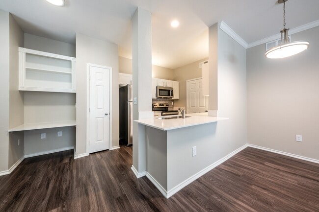 Photo - Regency Dell Ranch Apartments
