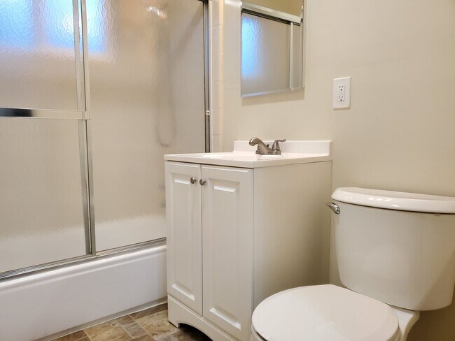 Photo - Maude Ave Unidad 321