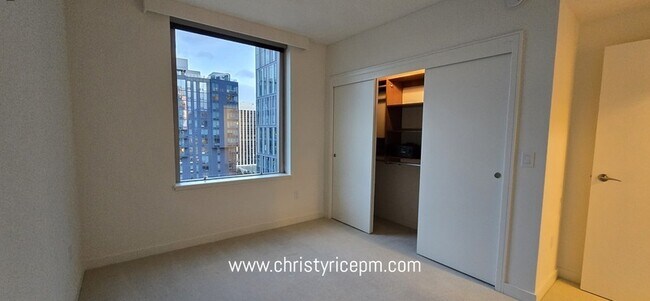 Photo - 10650 NE 9th Pl Unit #1820