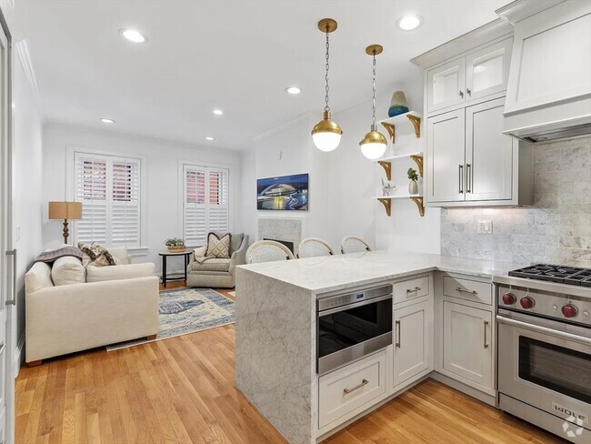 Building Photo - 9 Fayette St Unit 1 Rental
