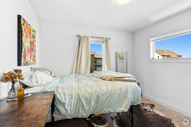 Building Photo - Summit Units: 2 Bedrooms 2 Bathrooms Rental