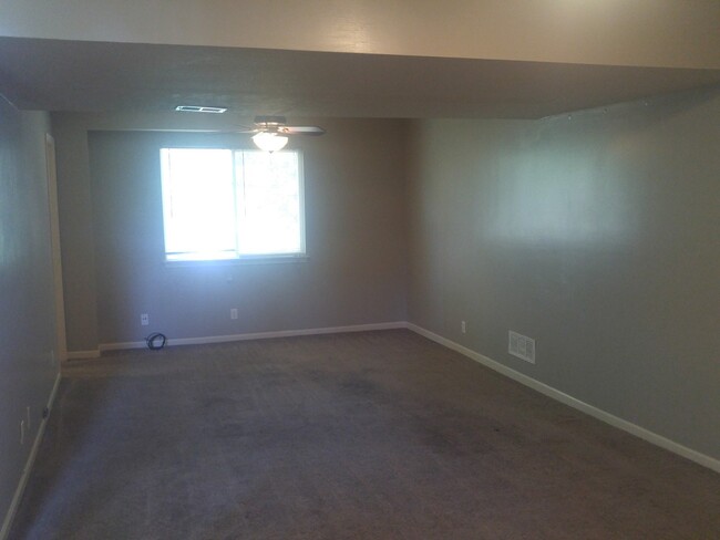Large 5 bedroom raised ranch - Large 5 bedroom raised ranch House