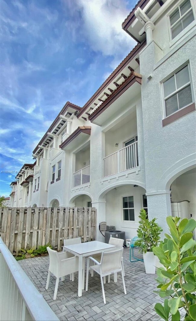 Photo - 8850 NW 97th Ave Unit 102