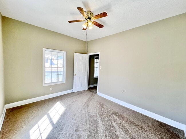 Photo - 829 Dillard St
