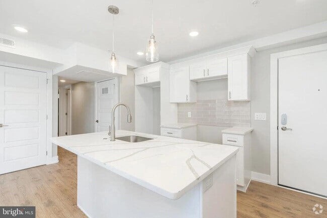 Building Photo - 2304 N 9th St Unit 200 Rental