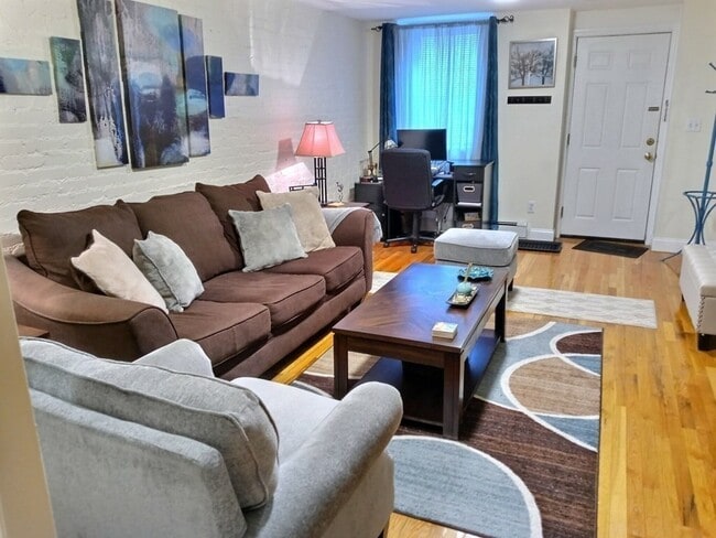 Photo - 1482 Beacon St Unidad B5