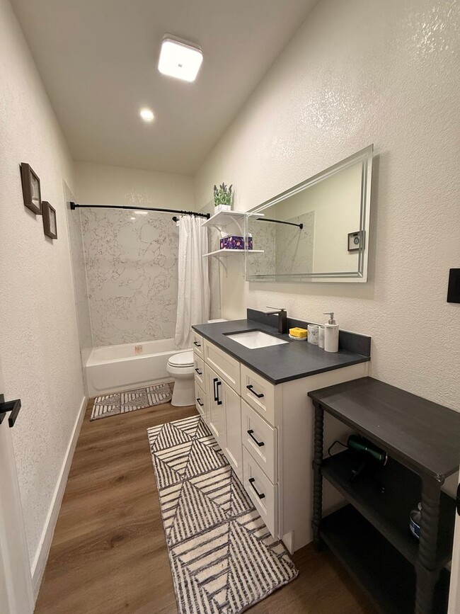 Photo - Charming furnished 1BR/1BA Room in Oakland.