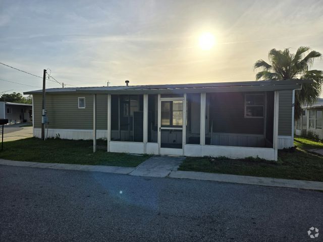 Building Photo - 2850 New Tampa Hwy Rental