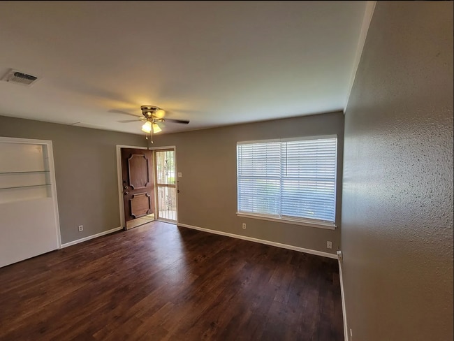 Photo - *COMING SOON* 2 Bedroom / 1 Bath Home South Side Lions Park!