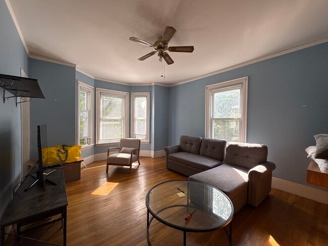 Building Photo - 412 Putnam Ave Unit 2
