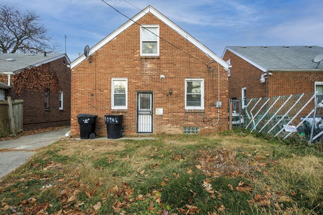 Photo - 11222 Wayburn St