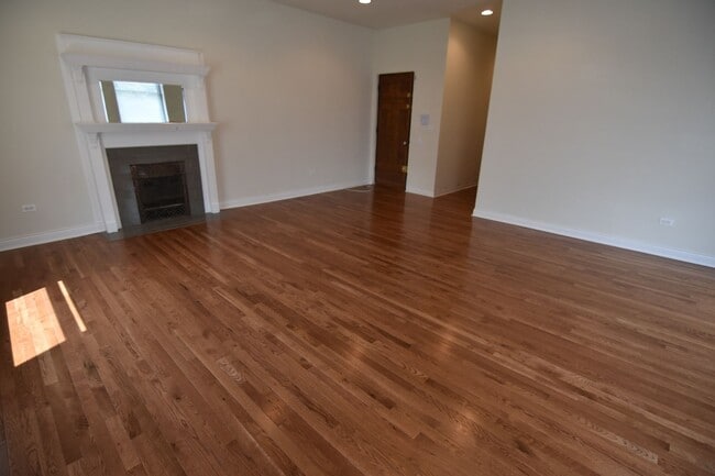 Photo - 800-802 W. BELMONT Unit 802-3E