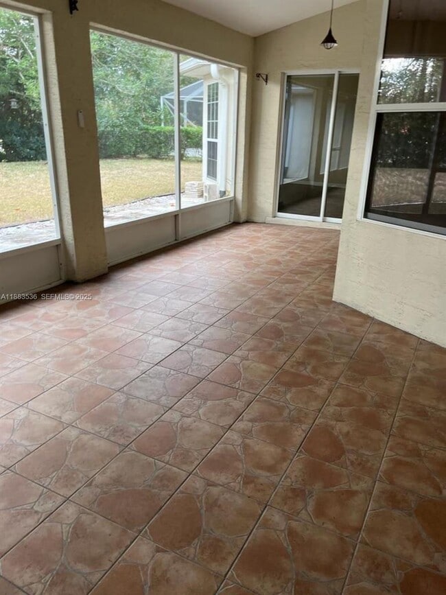 Photo - 6 Westbury Ln